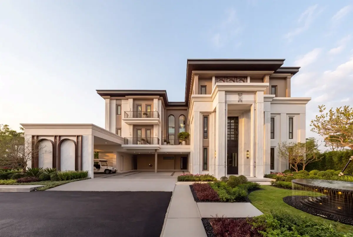 Grand contemporary luxury residence at Bangna KM 7